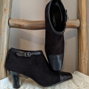 Aerosoles Undercover Black Booties - New 🍂